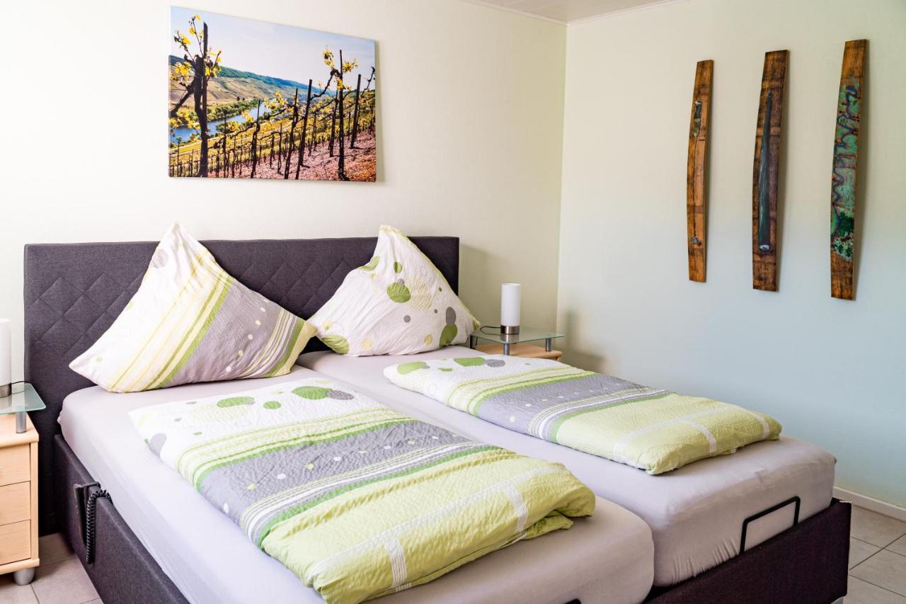 Ferienwohnung "Schoene Aussicht" Reil Buitenkant foto
